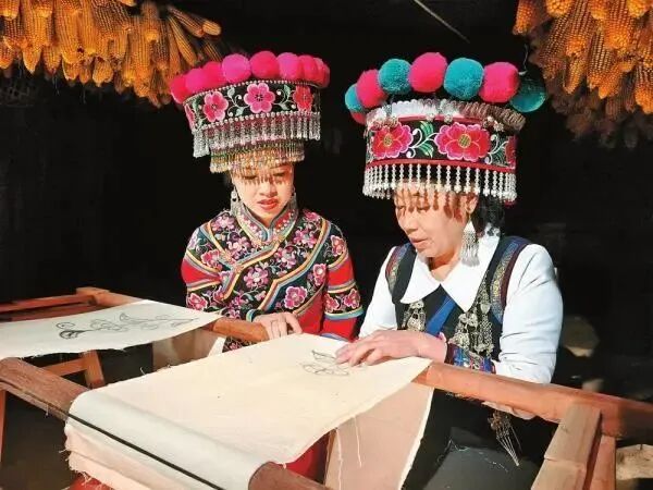 搭台唱戏是指什么意思 00307349132_91e1b19a.jpg