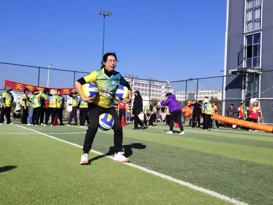 排球4.jpg 排球4.jpg