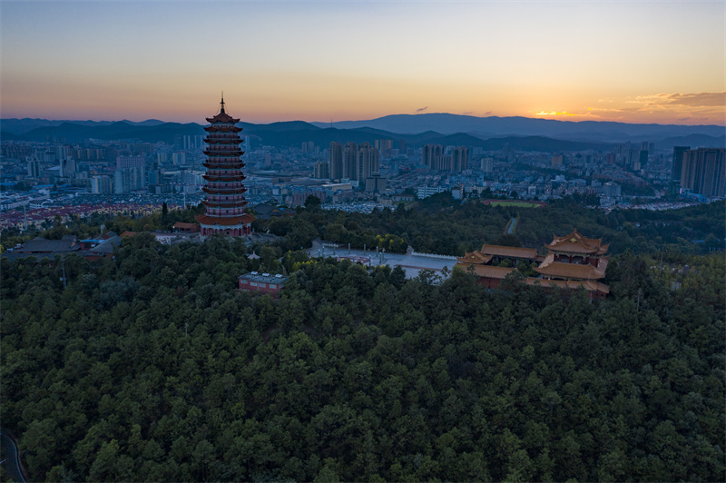 楚雄福塔   